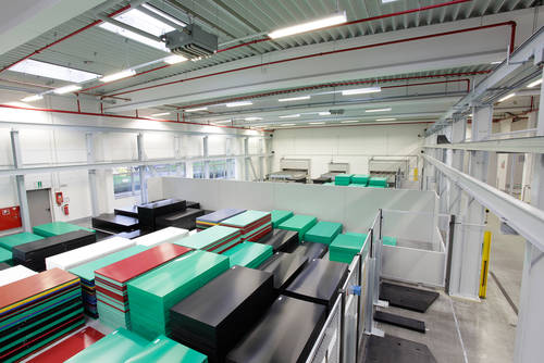 Die Halbzeuge von Murdotec Kunststoffe sind in diversen Plattenformate ab Lager erhältlich