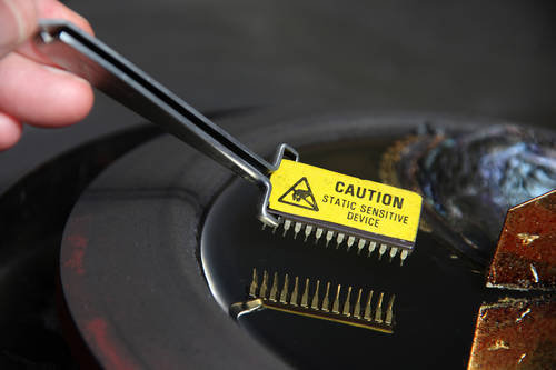 Explosionsgefährdete Bereiche in der Elektroindustrie (ATEX-Norm) erfordern die Verwendung elektrisch ableitender Murdotec Kunststoffe (ESD)